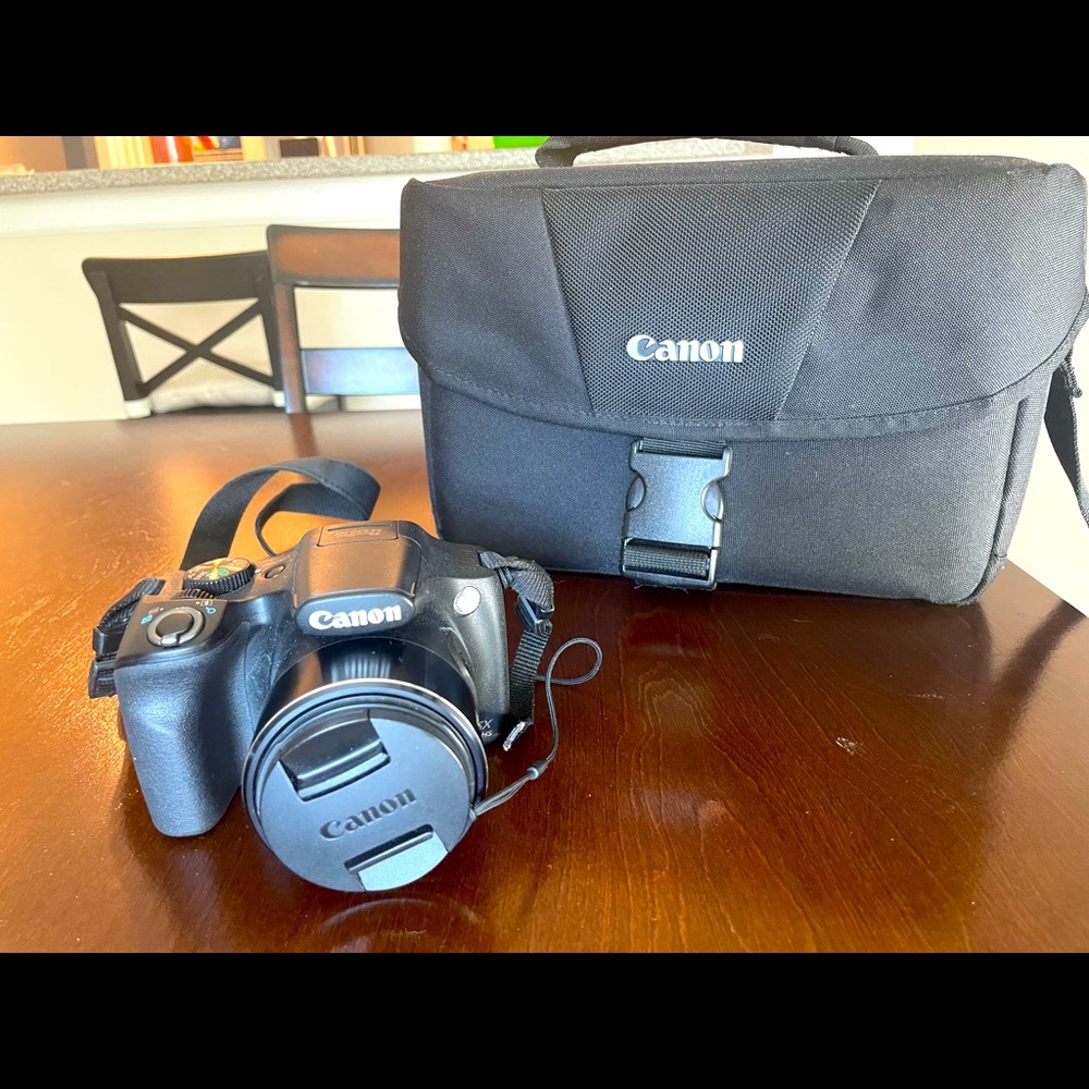 Canon Powershot SX500 with battery & case- Black